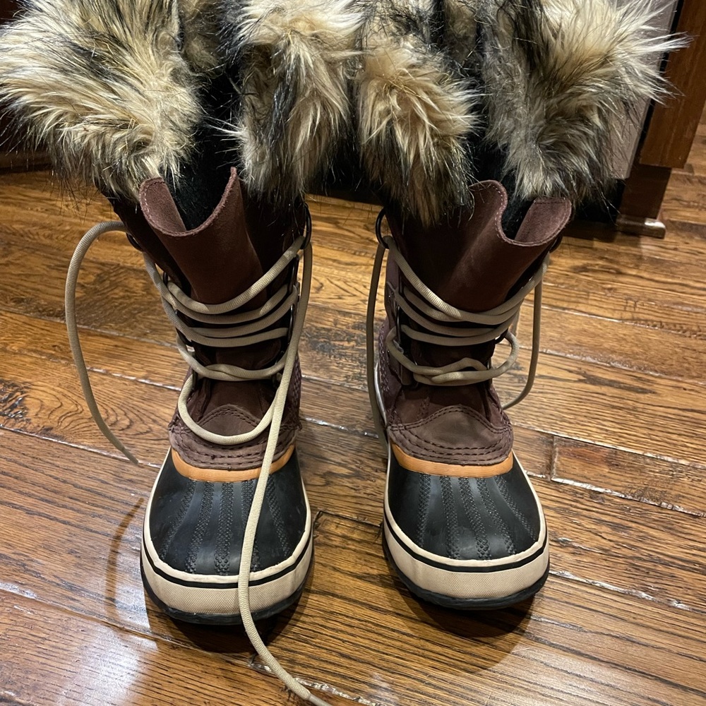 Joan of Arc Sorel boots